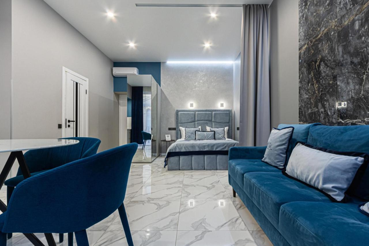 Family Residence Boutique Apartments Lviv Bagian luar foto