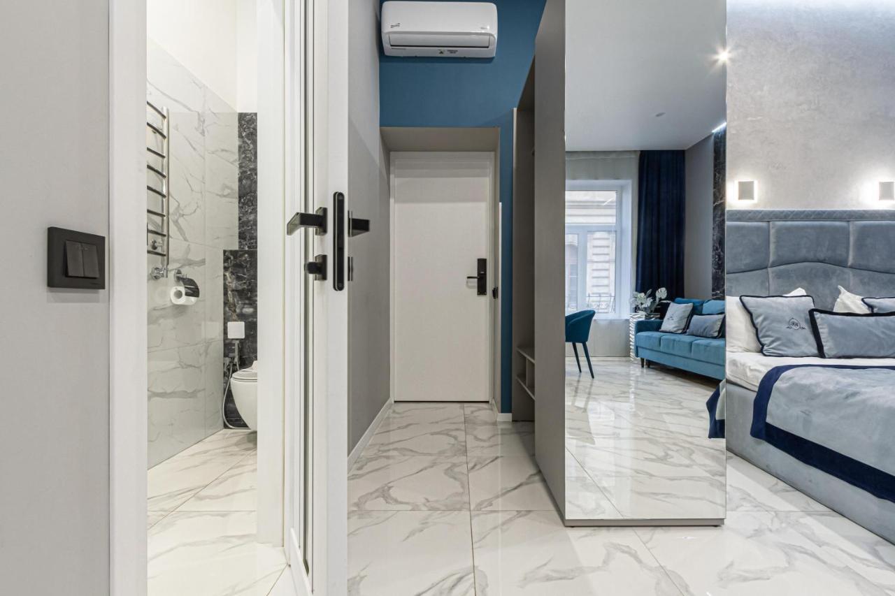 Family Residence Boutique Apartments Lviv Bagian luar foto