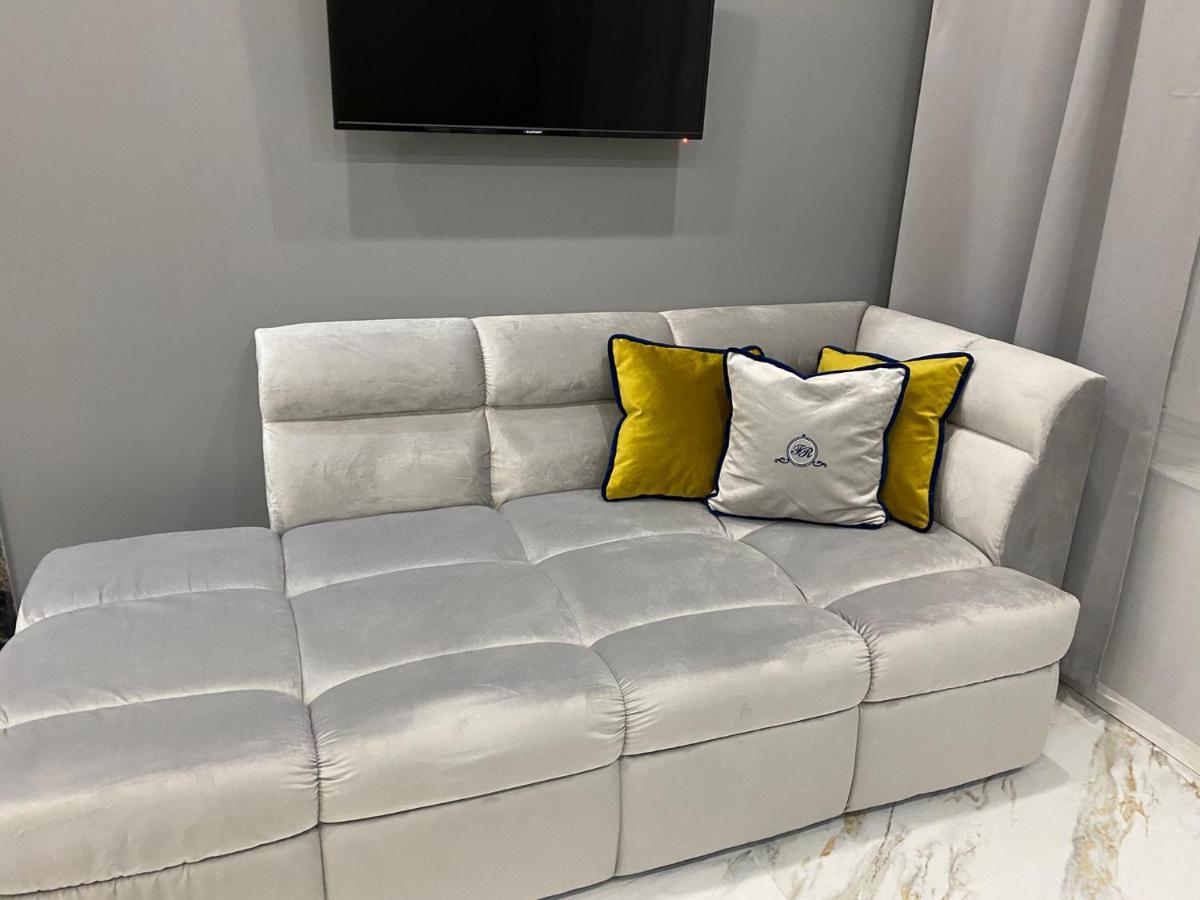 Family Residence Boutique Apartments Lviv Bagian luar foto